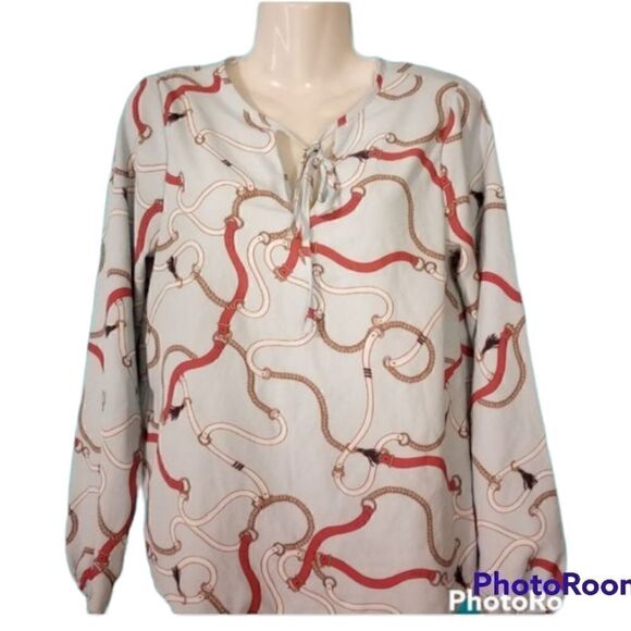 - Baby blue chain detail blouse from a collection with electric wrist - Picture 1 of 13